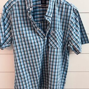 Volcom Men’s Blue and White Plaid Short-Sleeve Button-Down Shirt